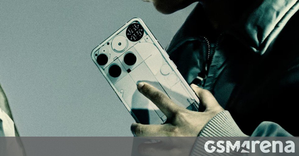 Some Nothing Phone (3) in-store demo units were showing fake camera samples