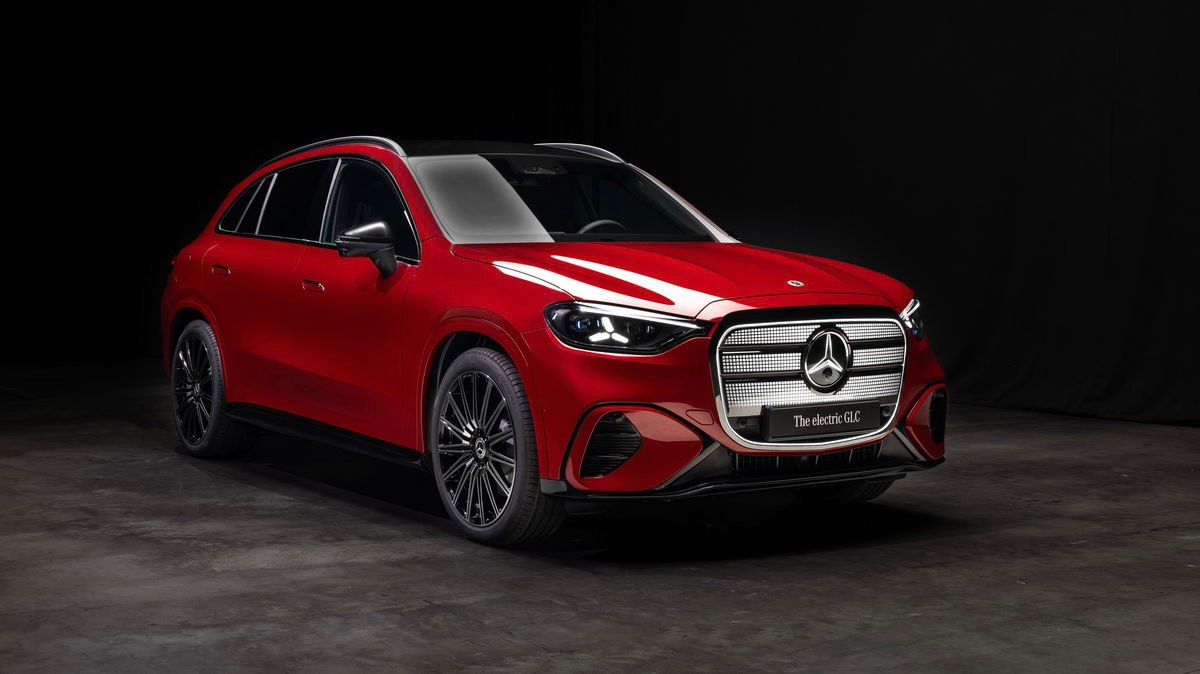 Mercedes GLC EV Unveiled With 443-Mile Range And Much Grille