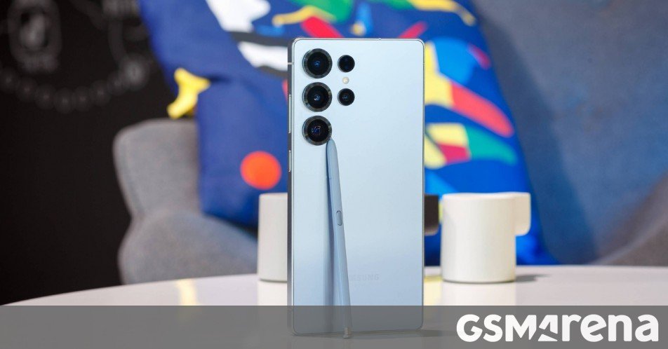 One UI 8 stable update for the Samsung Galaxy S25 series rolling out in the US