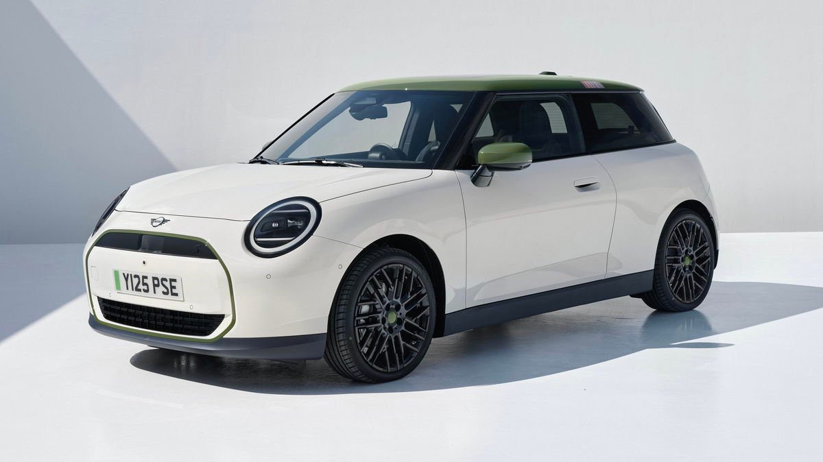 Paul Smith Mini Returns For New £32,705 Special Edition