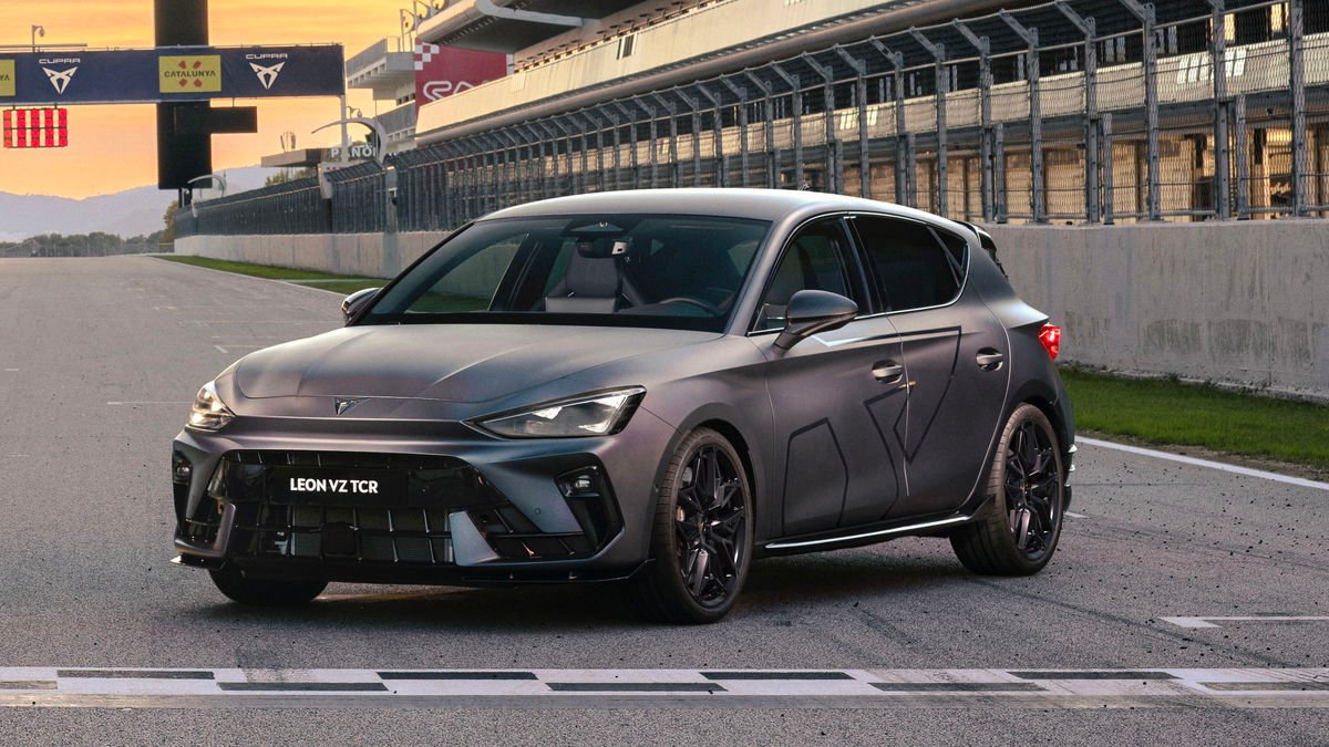 Two-Seater Cupra Leon VZ TCR Is Most Powerful FWD Cupra Ever