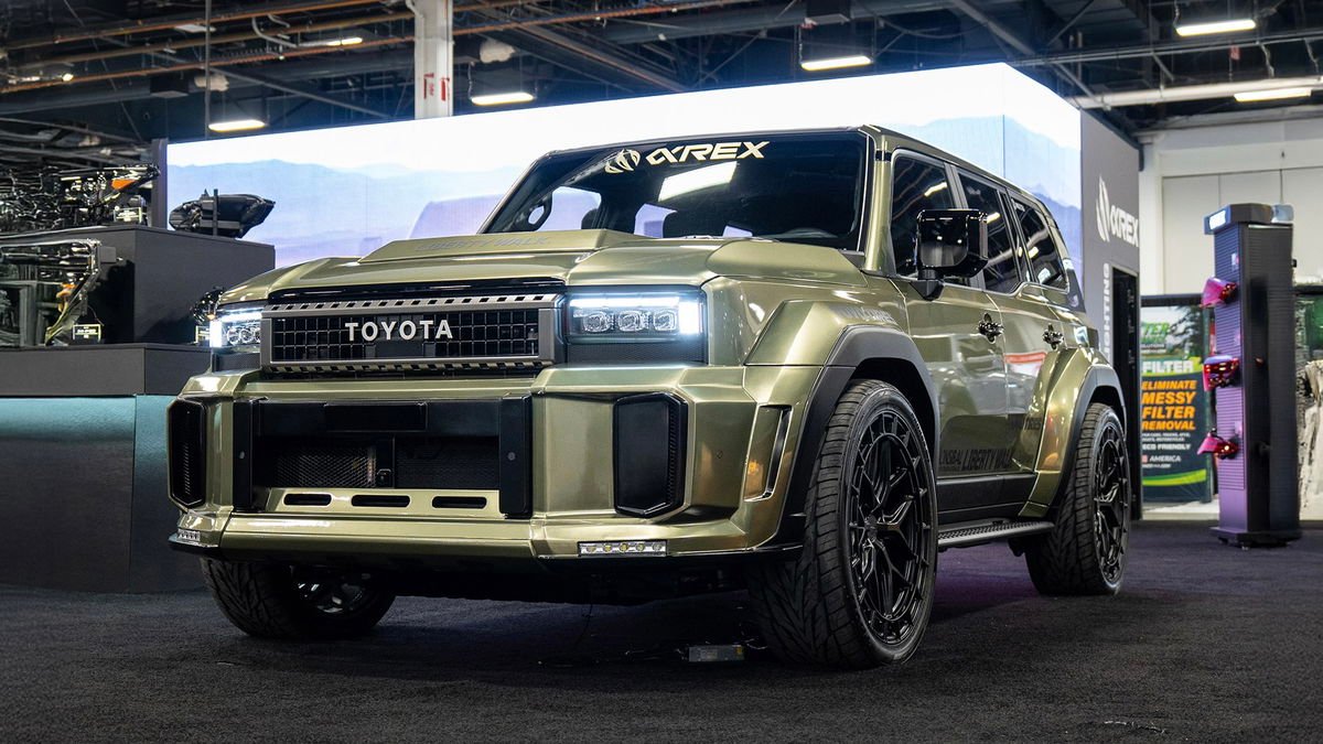 Liberty Walk Will Now Make Your Toyota Land Cruiser Wider