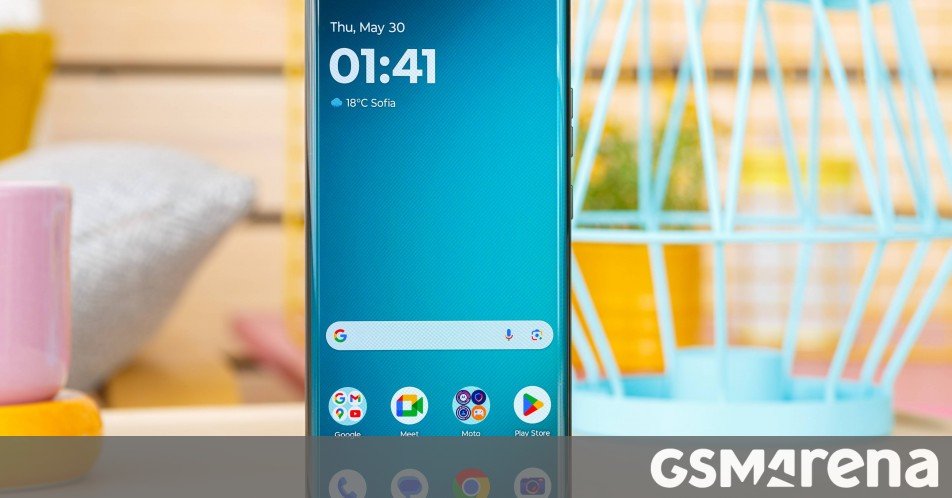 Motorola Edge 50 Ultra is now receiving the Android 16 update