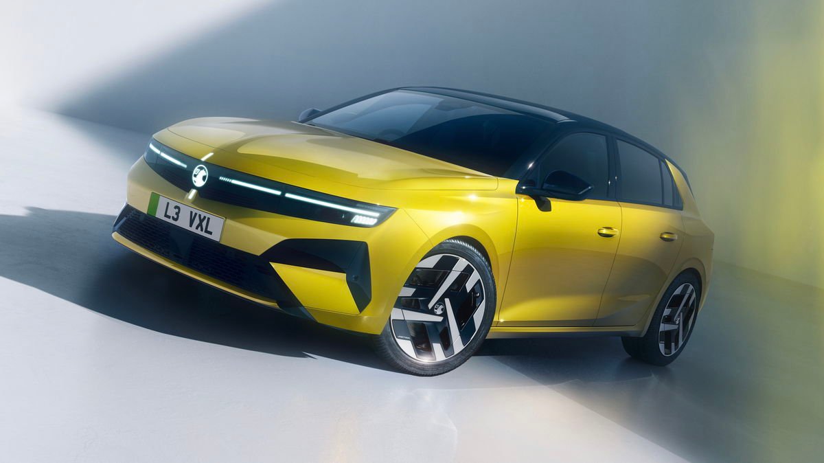 Updated Vauxhall Astra Goes Further, Gets More Lights