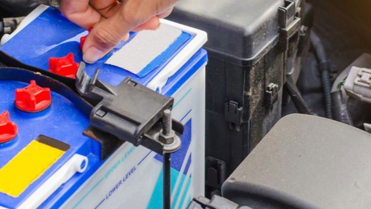 5 Essential Winter Car Battery Maintenance Products
