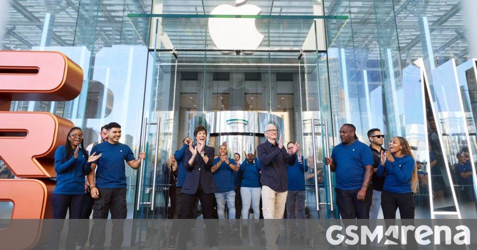 Counterpoint: Apple was #1 in 2025 in terms of smartphone shipments, Samsung fell to #2