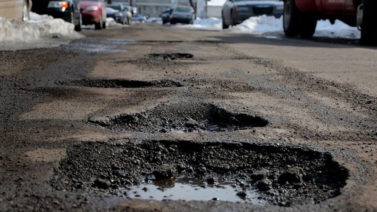 UK councils ranked on pothole repairs as government publishes new map
