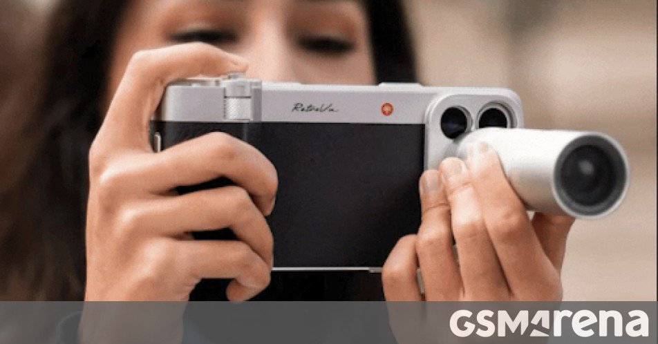 This teleconverter kit brings 10x optical zoom to iPhones